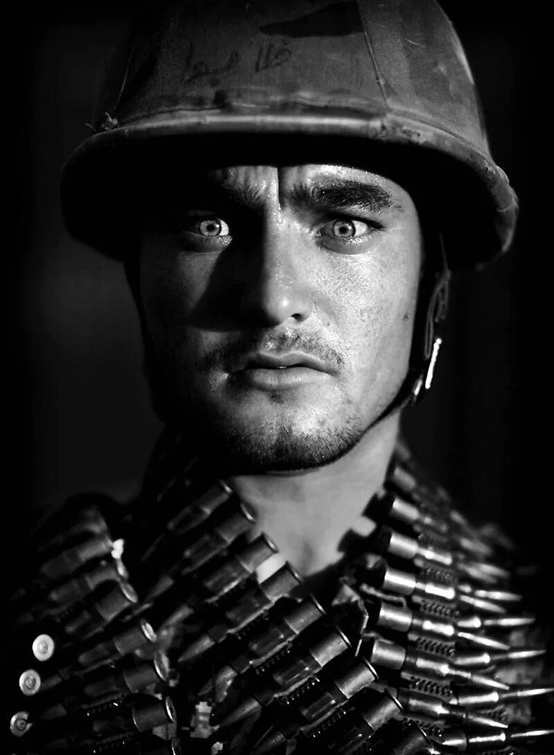 Лицо солдата. Фотография солдата. Портрет военного. Взгляд солдата.