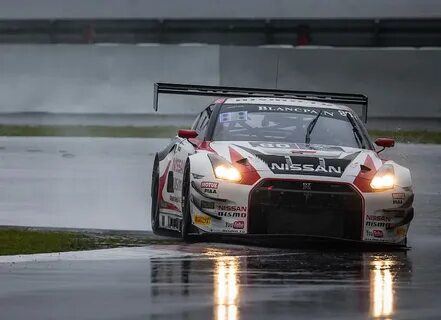 Nissan gtr гонки