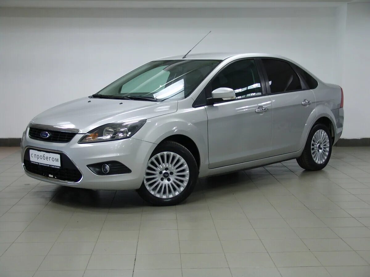 Авто ру авто с пробег форд. Ford Focus 2 Рестайлинг 2010 седан. Форд фокус седан 2010 серебристый. Ford Focus 2 2010 серебристый. Форд фокус 2 седан 2010 года.