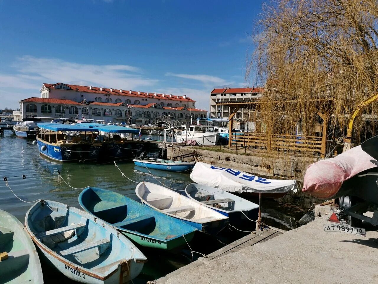 Севастополь причал. Троицкая пристань севастополь. Причал 200 севастополь. Севастополь. Водная станция кчф севастополь.