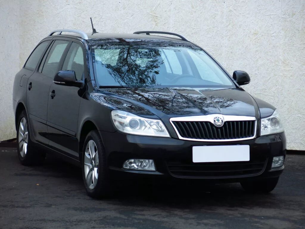 Шкода Октавиа универсал. Skoda Octavia 2011 универсал. Шкода универсал дизель