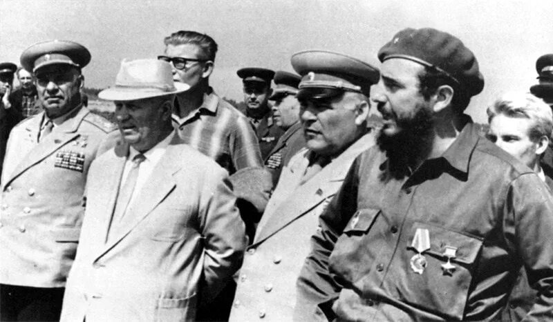 Карибский кризис хрущев и кастро. Куба хрущева. Карибский кризис 1962 хрущев. Куба 1962 карибский кризис. Карибский кризис 1962 хрущев.
