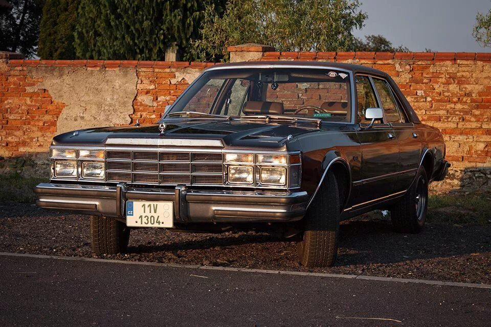 Дорогой барон 10. Крайслер Империал Ле Барон 1977. Chrysler le Baron 1978. 1978 Chrysler LEBARON. Chrysler le Baron 1980.