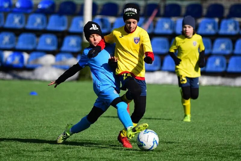 Строгино футбольный клуб логотип. Юношеская футбольная команда строгино. Пляжный футбольный клуб строгино логотип. Фк строгино. Форма строгино футбол.