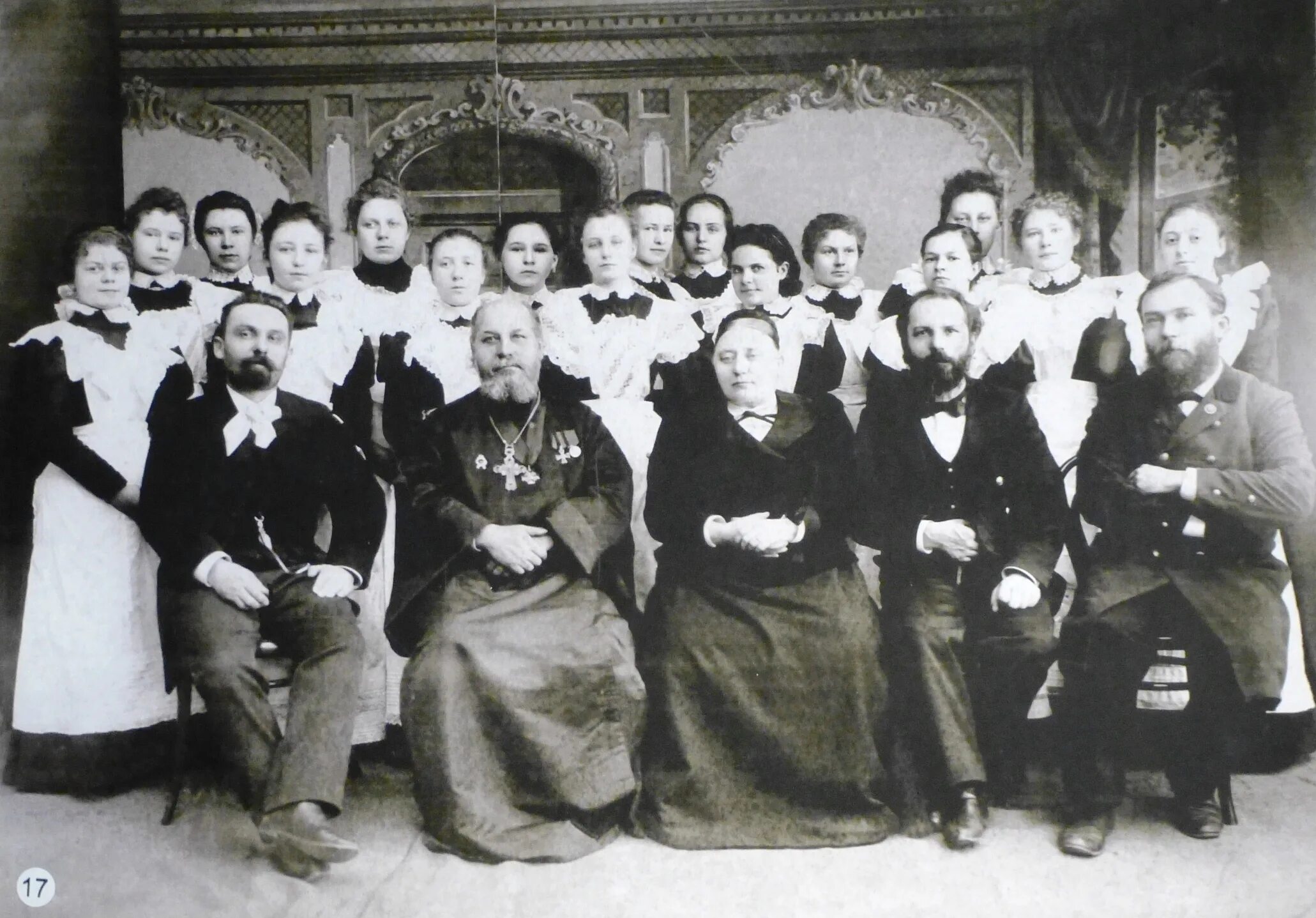 Мариинская женская гимназия царицын. Мариинская женская гимназия (симбирск). Мариинская гимназия учителя. Мариинская гимназия учителя. Мариинская гимназия учителя.