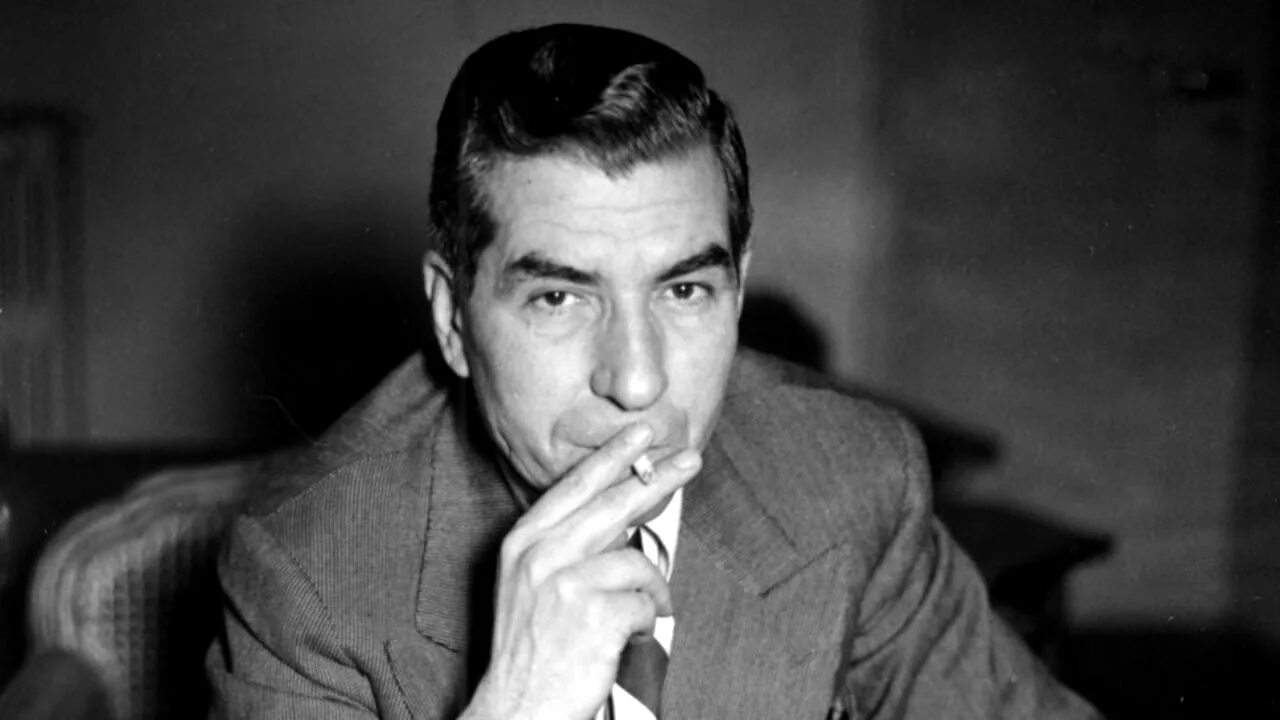Гангстер биография. Коза ностра мафия. Гангстер, прославившийуорена битти. Итальянский мафиози аль капоне. Итальянская мафия коза ностра.