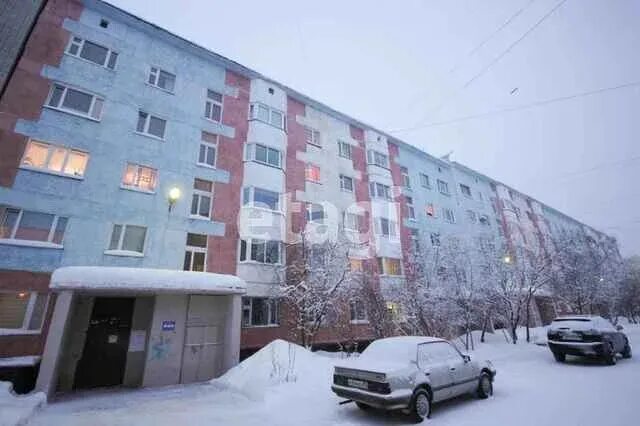 Ул молодежная 17а новый уренгой. Молодежная 17г новый уренгой. Строителей 5/3 новый уренгой. Молодежная улица, 13 новый уренгой. Ильфата закирова 24.