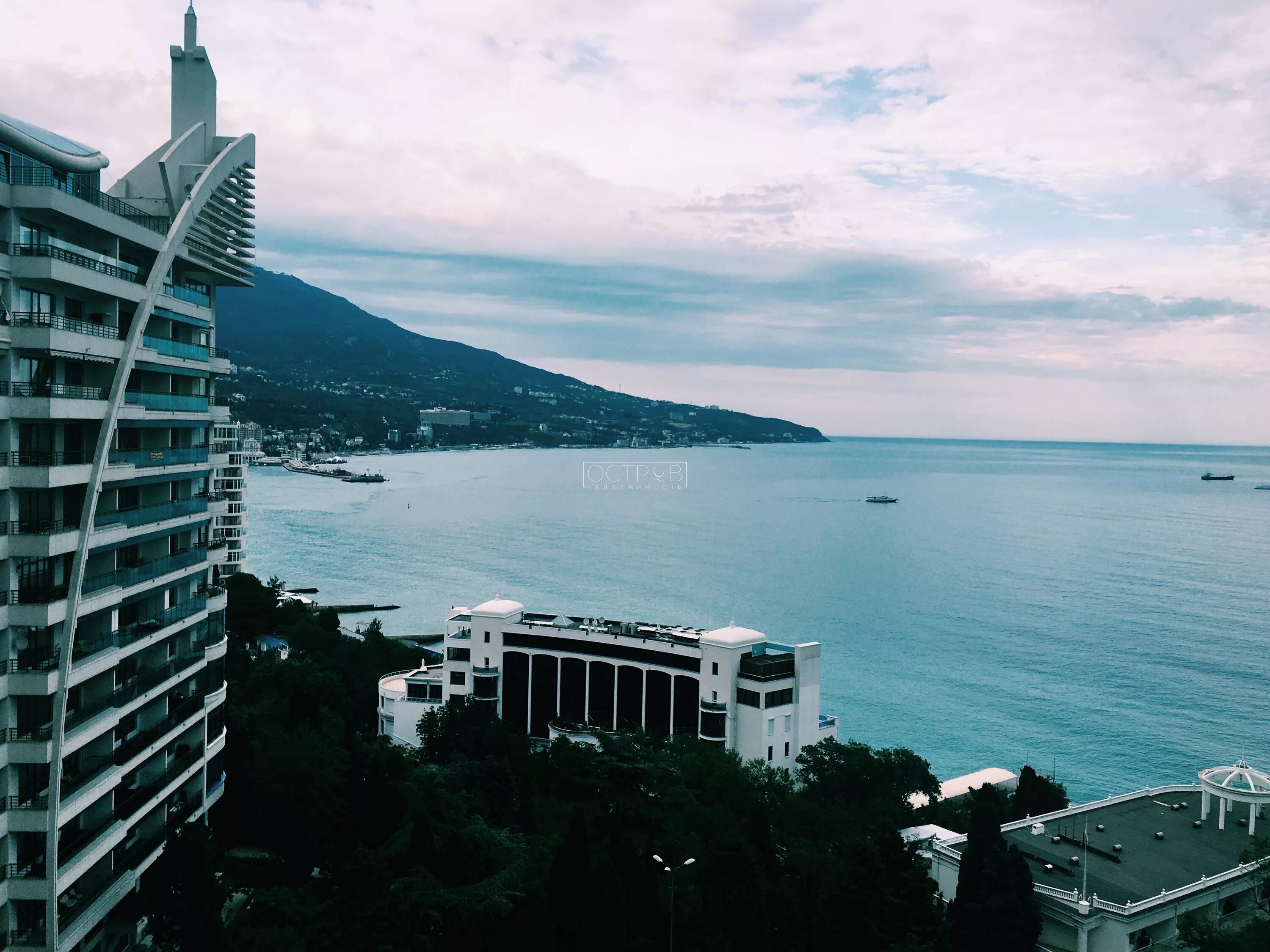 Зазеркалье ялта. Жк лотос ялта. Жк море ялта гурзуф. Жк царская тропа ореанда. Ялта апартаменты.