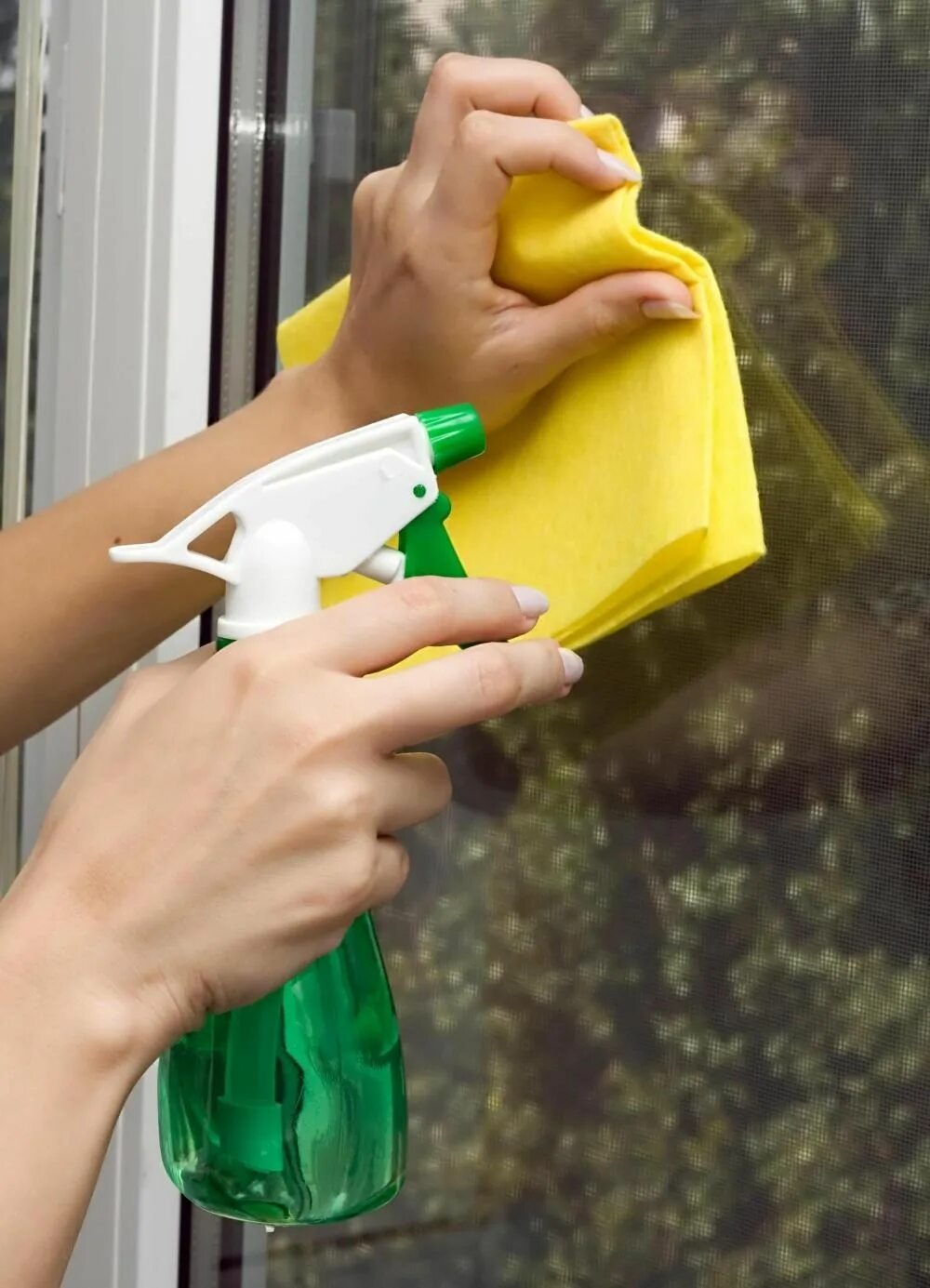 Чем помыть пластиковые окна. Помыть окна. Мойка окон. Мытье стекол. Средства и тряпки для мытья окон.