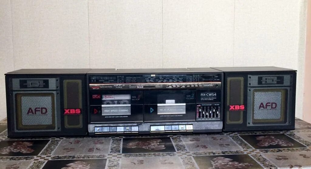 Sanyo магнитолы 80-х. Aiwa ca-w30. Двухкассетный магнитофон sharp 939. Японский двухкассетный магнитофон. Японский магнитофон 80 шарп.