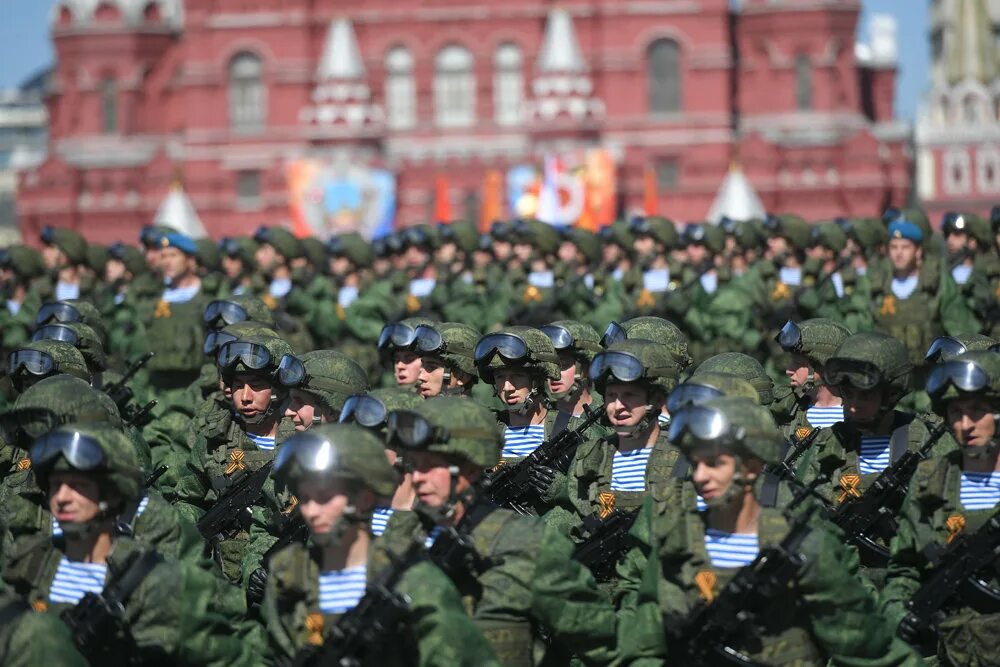 Очень военный день. Российская армия. Российские войска. Армия РФ. Российский солдат.