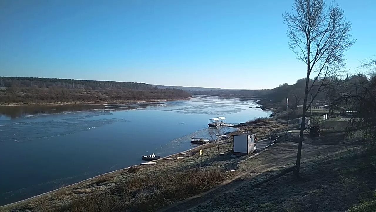 Камера на оку в реальном времени. Таруса разлив Оки. Таруса Ока высоковольтка. Половодье на Оке в Тарусе. Таруса разлив.