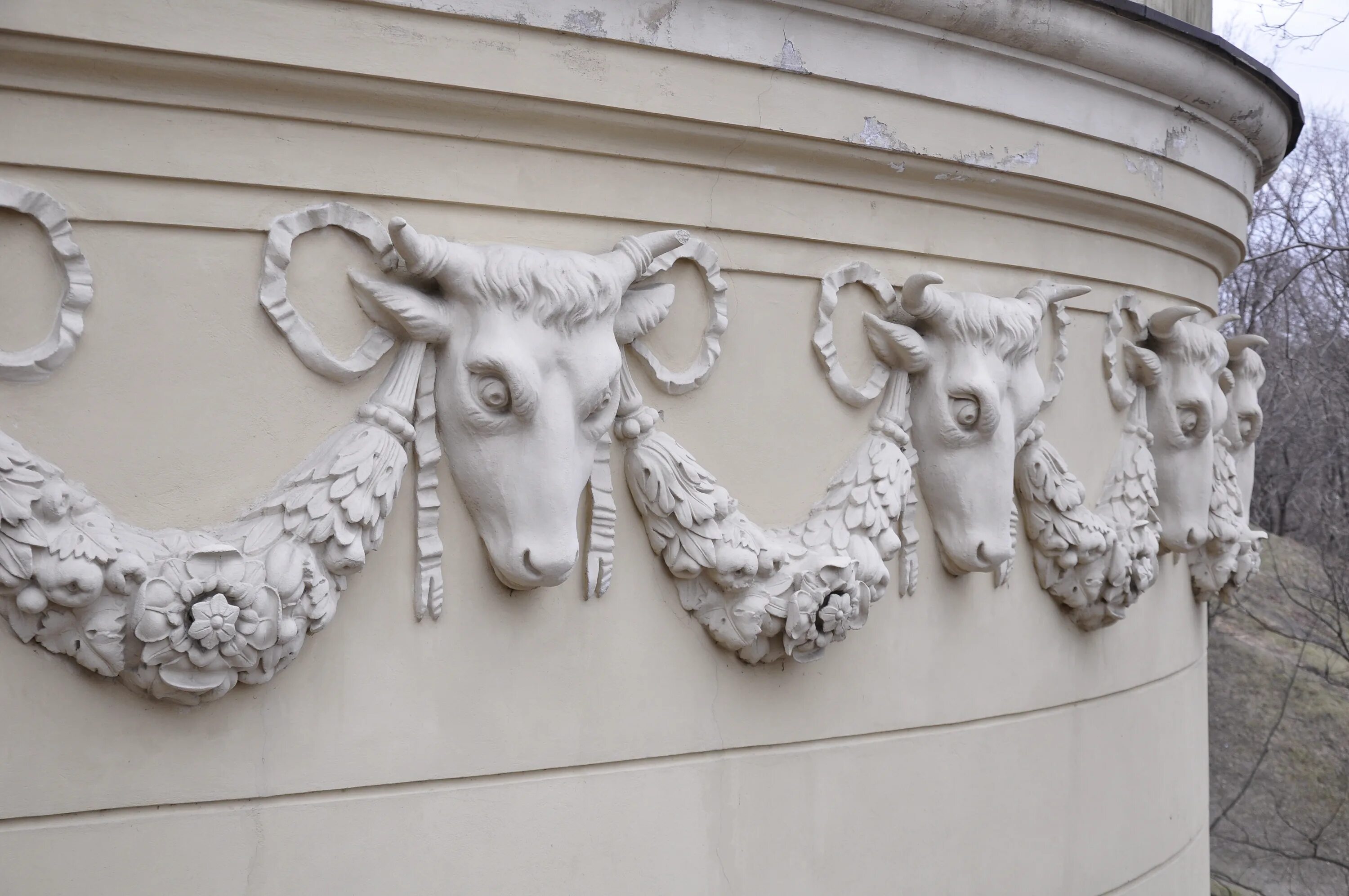 Фестон. Фестон. Фестон украшение. Крученое кружево. Фестон в архитектуре.