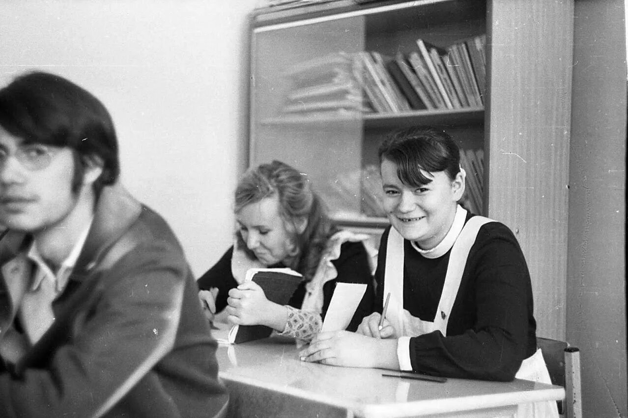 Старшеклассники 70-х годов. Школа ссср 70х. Школа ссср 70-е. Школа 70 годов ссср. Школа 80 годов.
