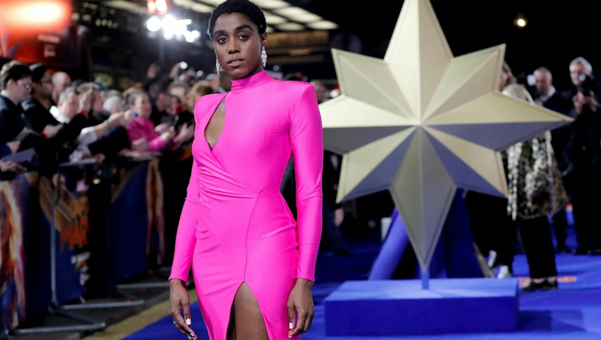 007 женщина. Лашана линч 007. 007 женщина. Lashana lynch. Лашана линч 007.