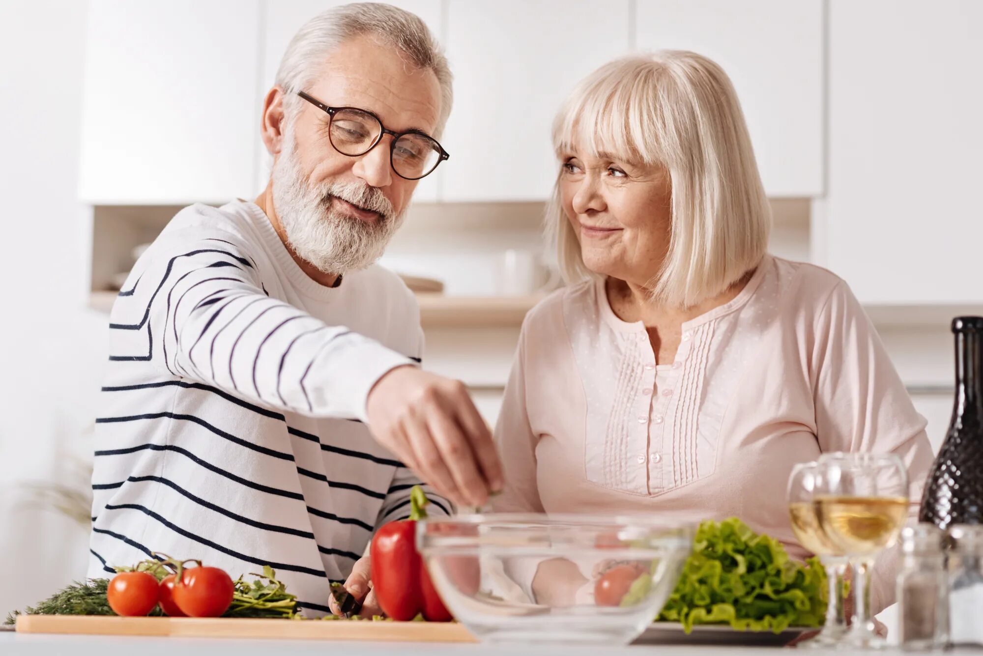 Здоровое питание для пожилых. Правильное питание для пожилых. Питание в пожилом и старческом возрасте. Рациональное питание пожилых.