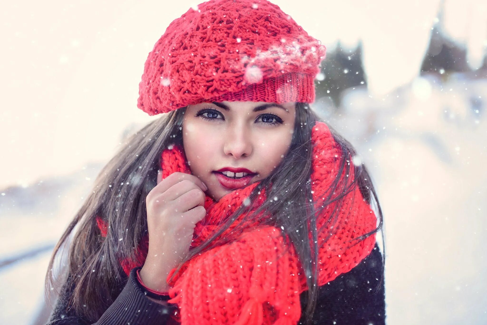 Красивую зимнюю девушку