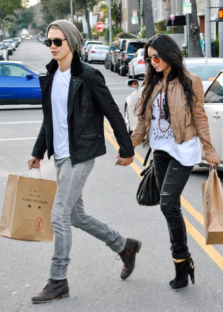 Покажи бойфренда. Vanessa hudgens and Austin Butler. Остин Батлер.