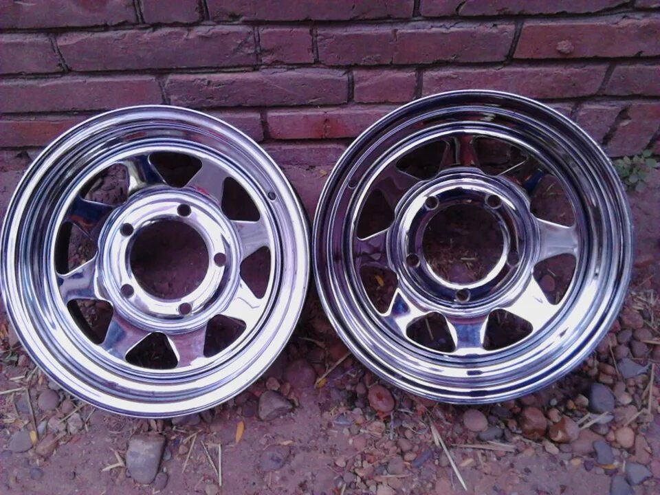 Диски бкмпо r14. Газ-24 волга диски литые. Газ 2410 литые диски. Диски vicom r15 5x139. Диски шмидт революшен на авто.