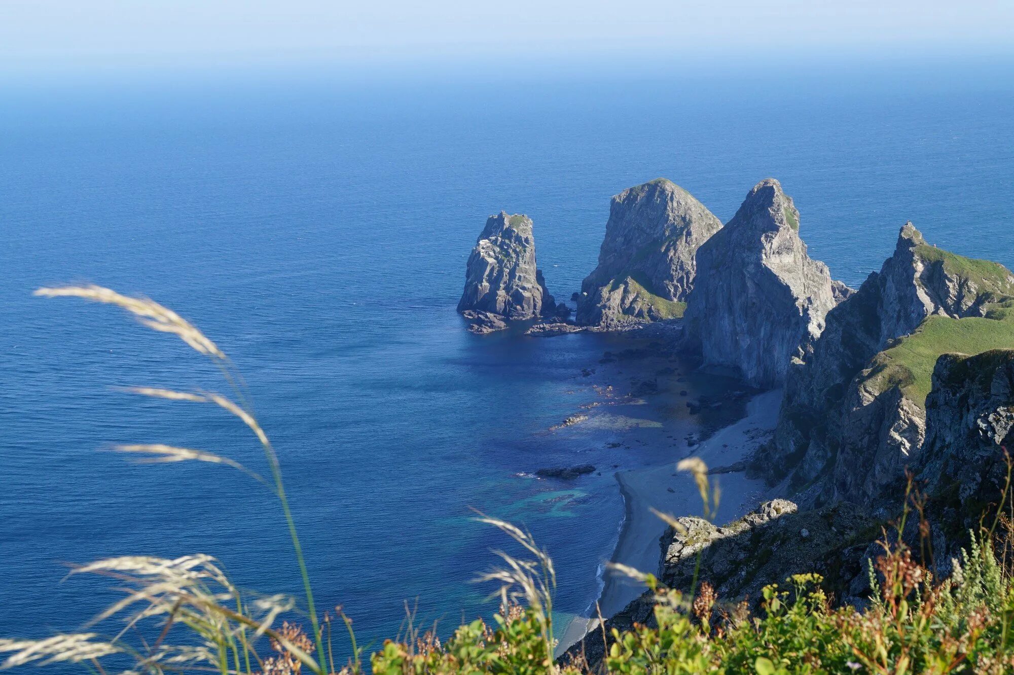 Дальше море дальше гор. Дальше море дальше гор. Владивосток приморский край морской заповедник. Горный дзен. Южный сахалин природа.