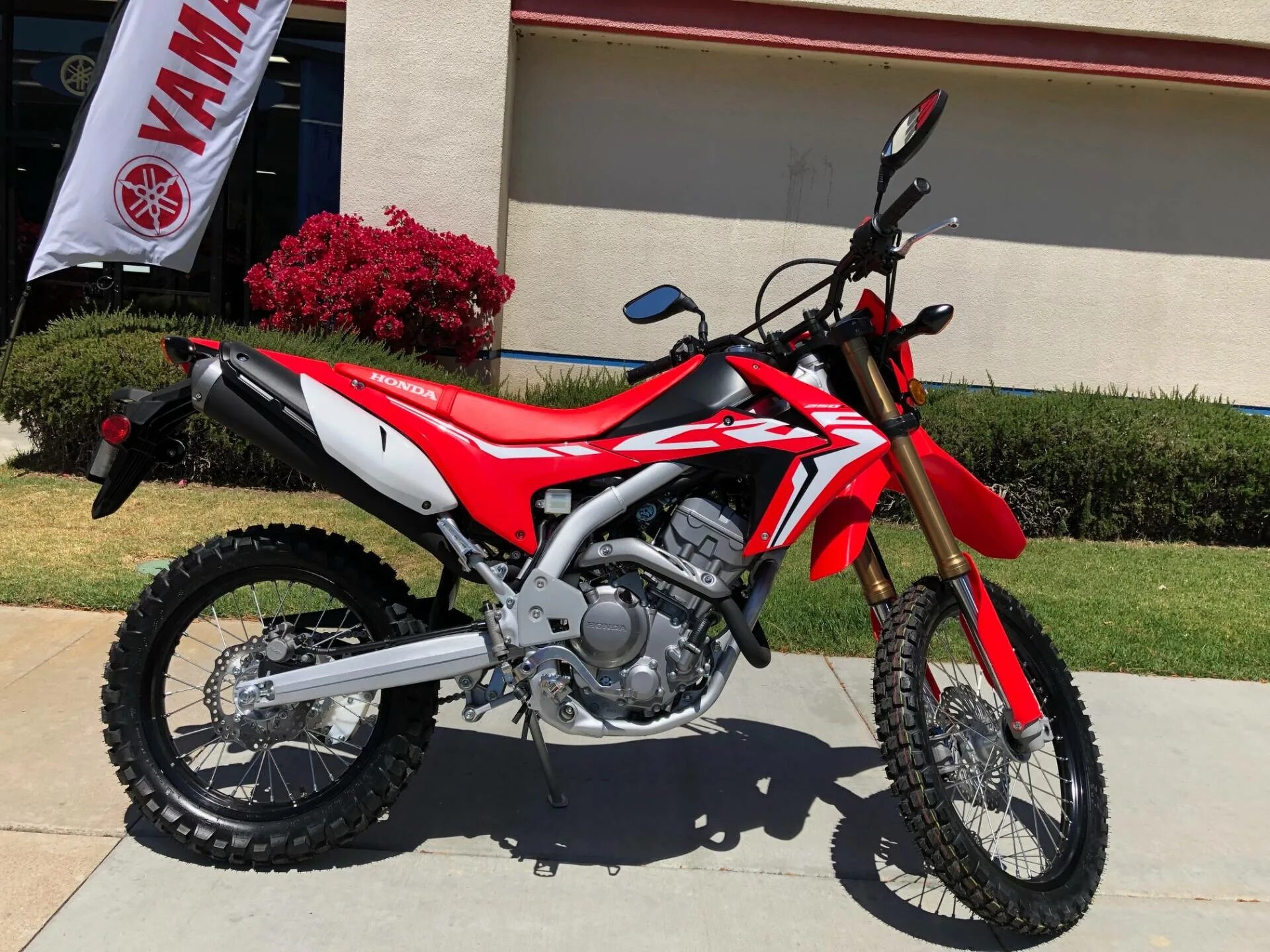 Honda crf l. Honda crf250l. Honda CRF 250. Хонда ЦРФ 250 Л. Honda crf250l с кофрами.