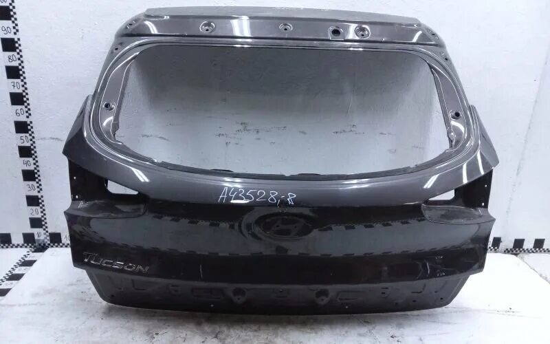Крышка багажника на hyundai tucson 2012 года. Крышка багажника туксон 2008. Хендай туксон 2015 крышка багажника. Крышка багажника хендай туссан. Крышка багажника хендай туссан.