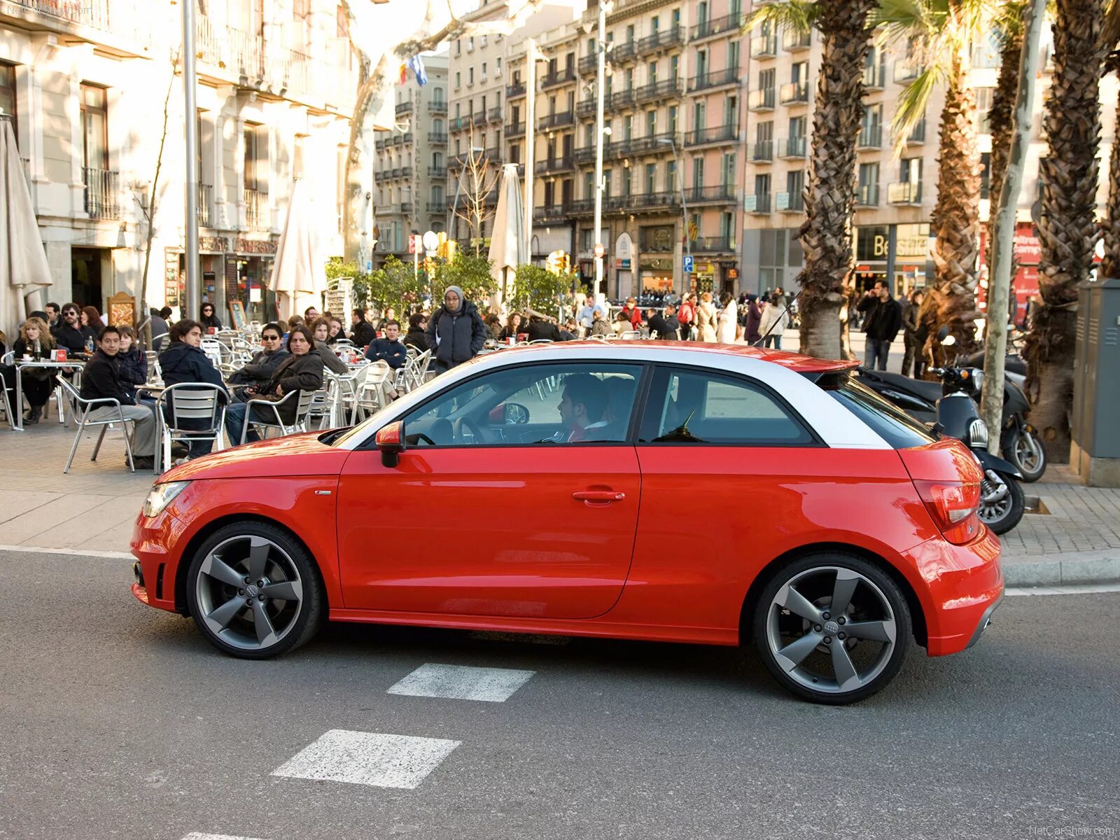 A1 pictures. Ауди а1 красная. Ауди а1 s line. Audi a1. Audi a1 r17.