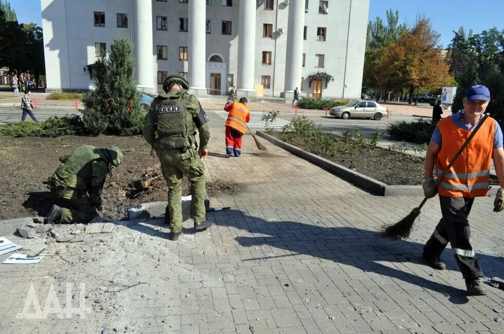 Площадь Донбасса. Памятники Донбасса.