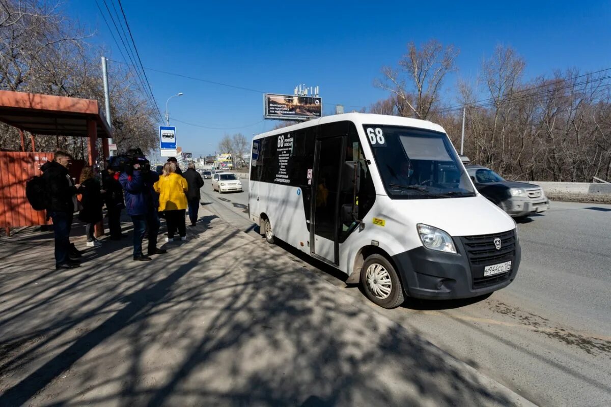 Маршрутка. Водитель автобуса. Автобус Новосибирск. Украинская маршрутка.