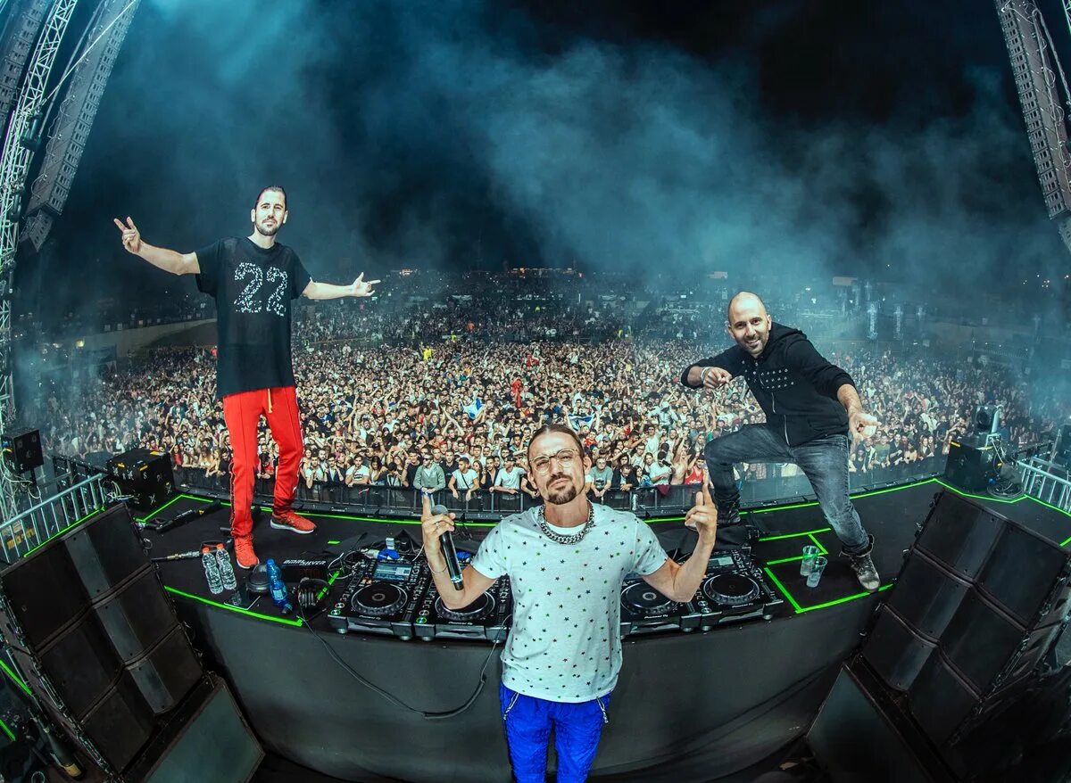 Dimitri vegas like mike vini vici. Dimitri vegas &amp; like mike фото. dimitri vegas &amp; like mike - believe. dimitri vegas, like mike, boostedkids - g.i.p.s.y.