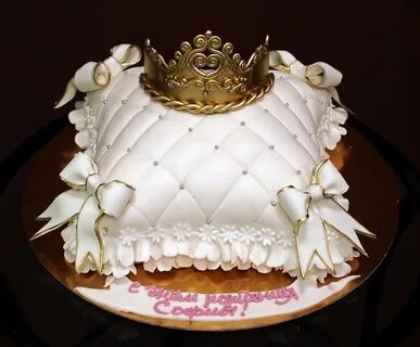 Торт с короной