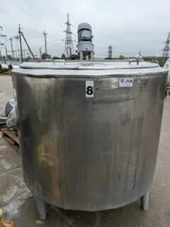 Емкость с перемешивающим устройством