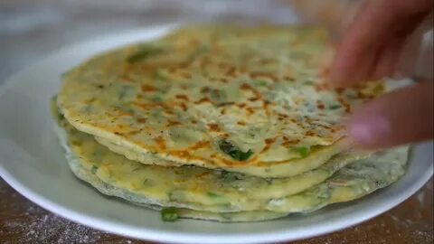 Лепешки с зеленым луком на сковороде постные