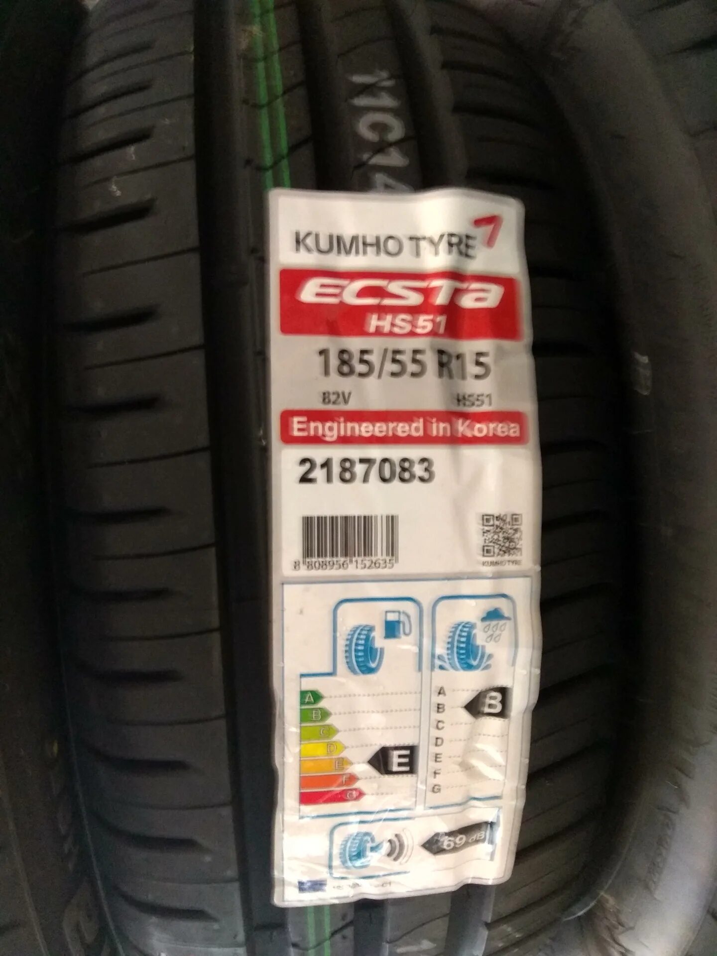 Kumho ecsta hs52 отзывы владельцев. Kumho 185/55r15 hs52. Kumho Ecsta hs52 82v. Kumho Ecsta hs52 205/55 r16 евроэтикетка. Kumho Ecsta hs52 185/60 r14 82h евромаркировка.