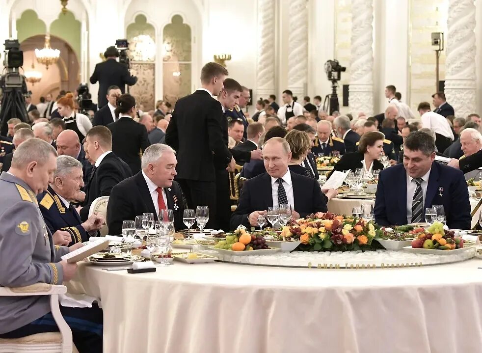 Торжественный прием в Кремле. Банкет в Кремле. Фуршет в Кремле.
