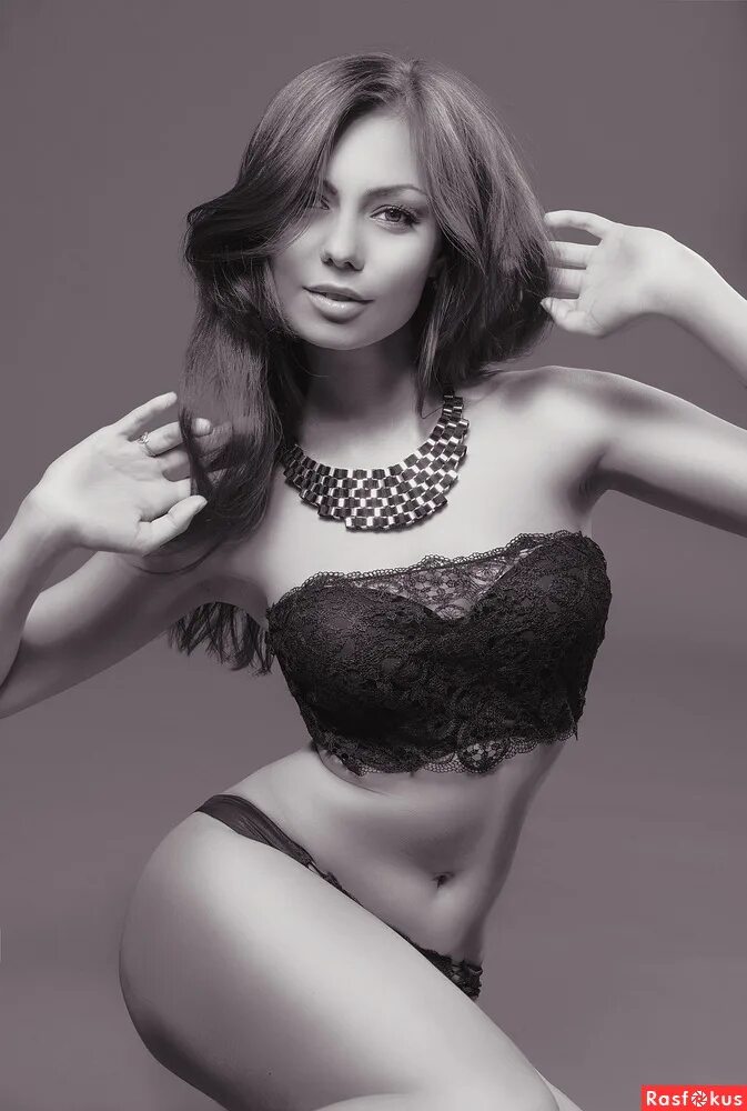 Н ю 18. Катарина пудар маврин. Линда войтова модель. Николь энистон мини бикини. Н ю 18.