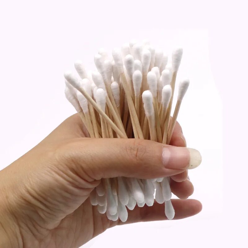 Для чего нужны ватные палочки. Cotton Swab in Ear. Steril Cotton Swab. Палочки для ушей. Ватные палочки.