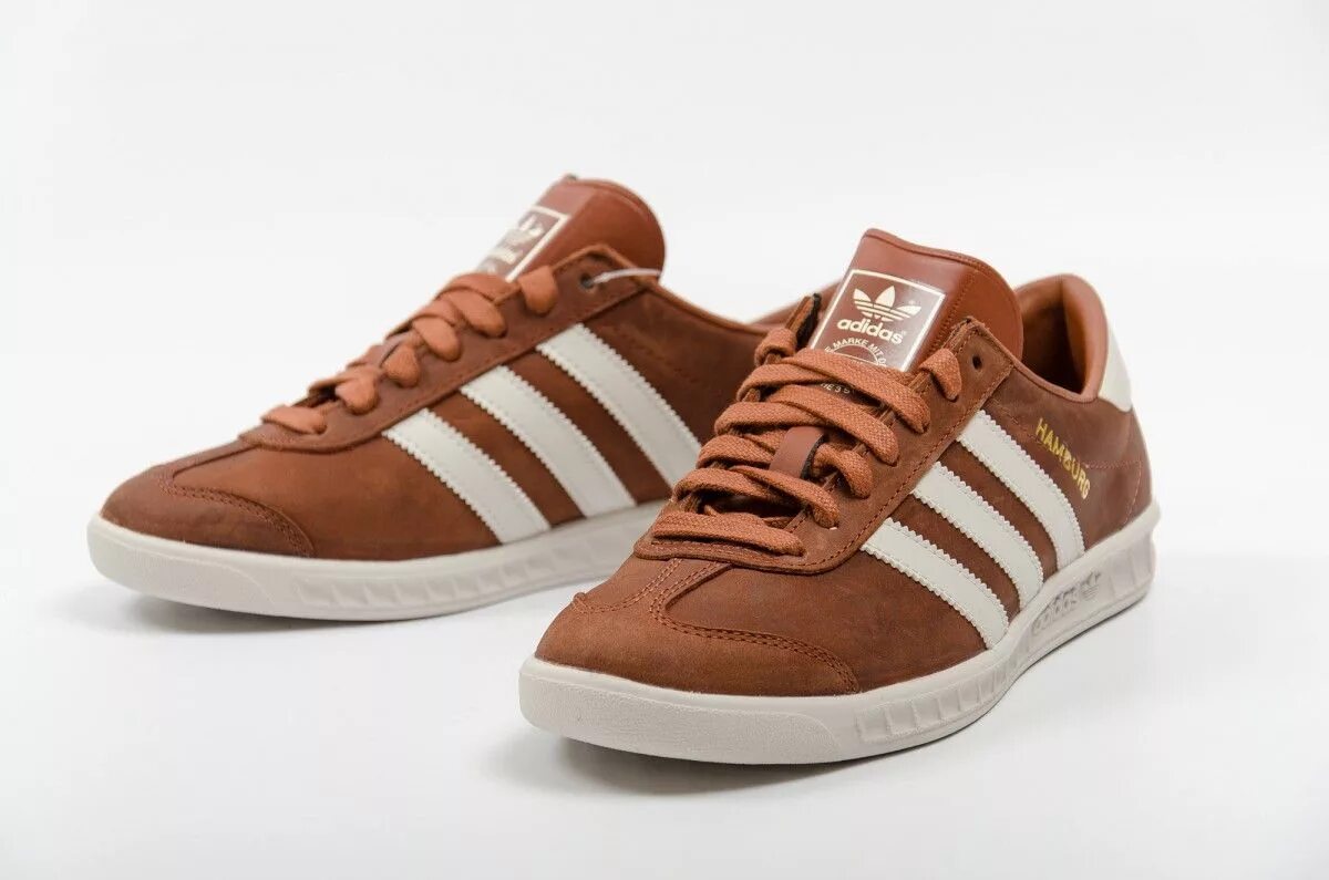 Adidas brown. Adidas Hamburg Brown. Adidas Hamburg коричневые. Адидас Гамбург коричневые. Кеды адидас Хамбург коричневые.