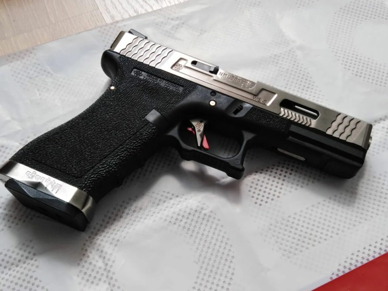 Glock 18c. Glock 18c