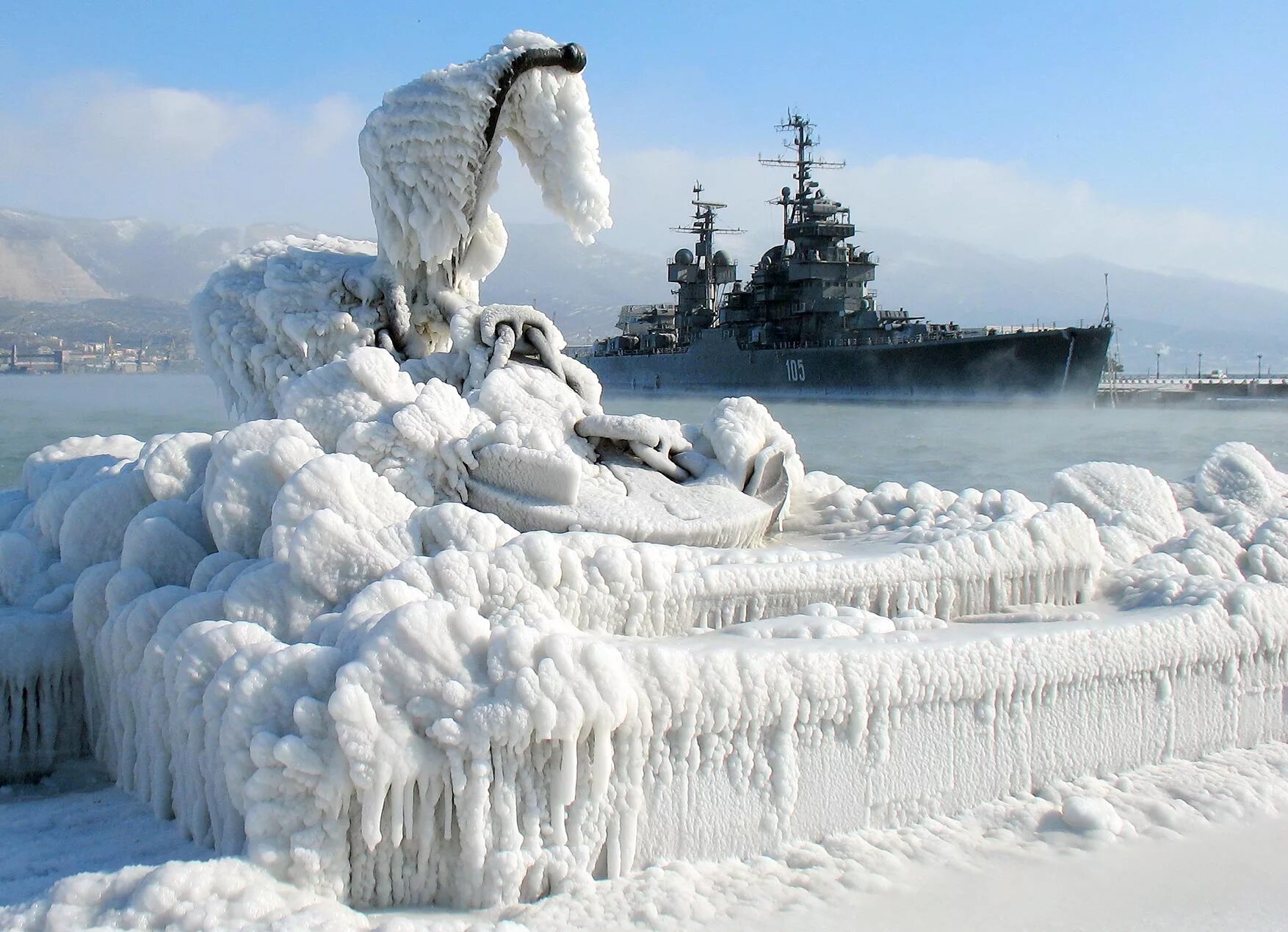 Новороссийск Обледенение набережной 2012. Норд ОСТ зима Новороссийск. Обледеневшая набережная Новороссийск. Обледенение в Новороссийске 2021. Город холодных ветров