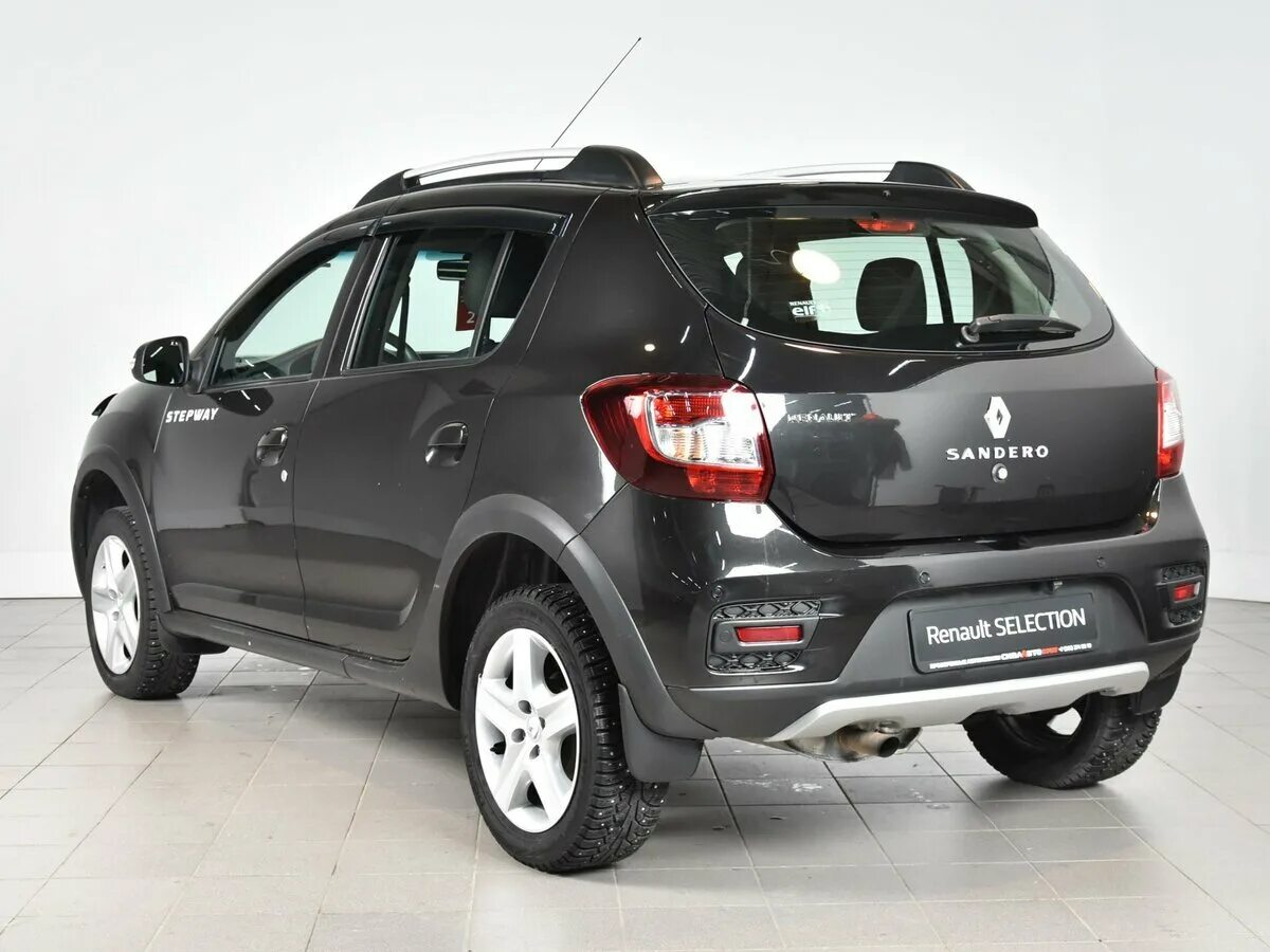 Sandero stepway отзывы. Renault Sandero Stepway черный. Renault Sandero Stepway 2020. Рено Сандеро степвей 2021 черный. Рено Сандеро Stepway 2.