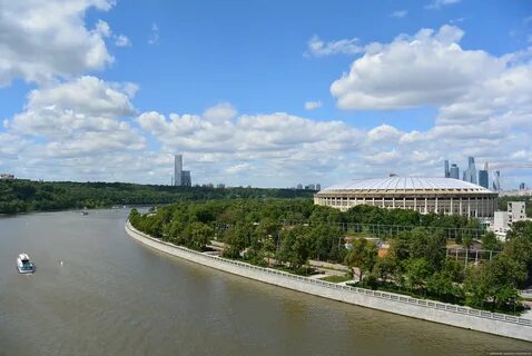 Лужники москва река