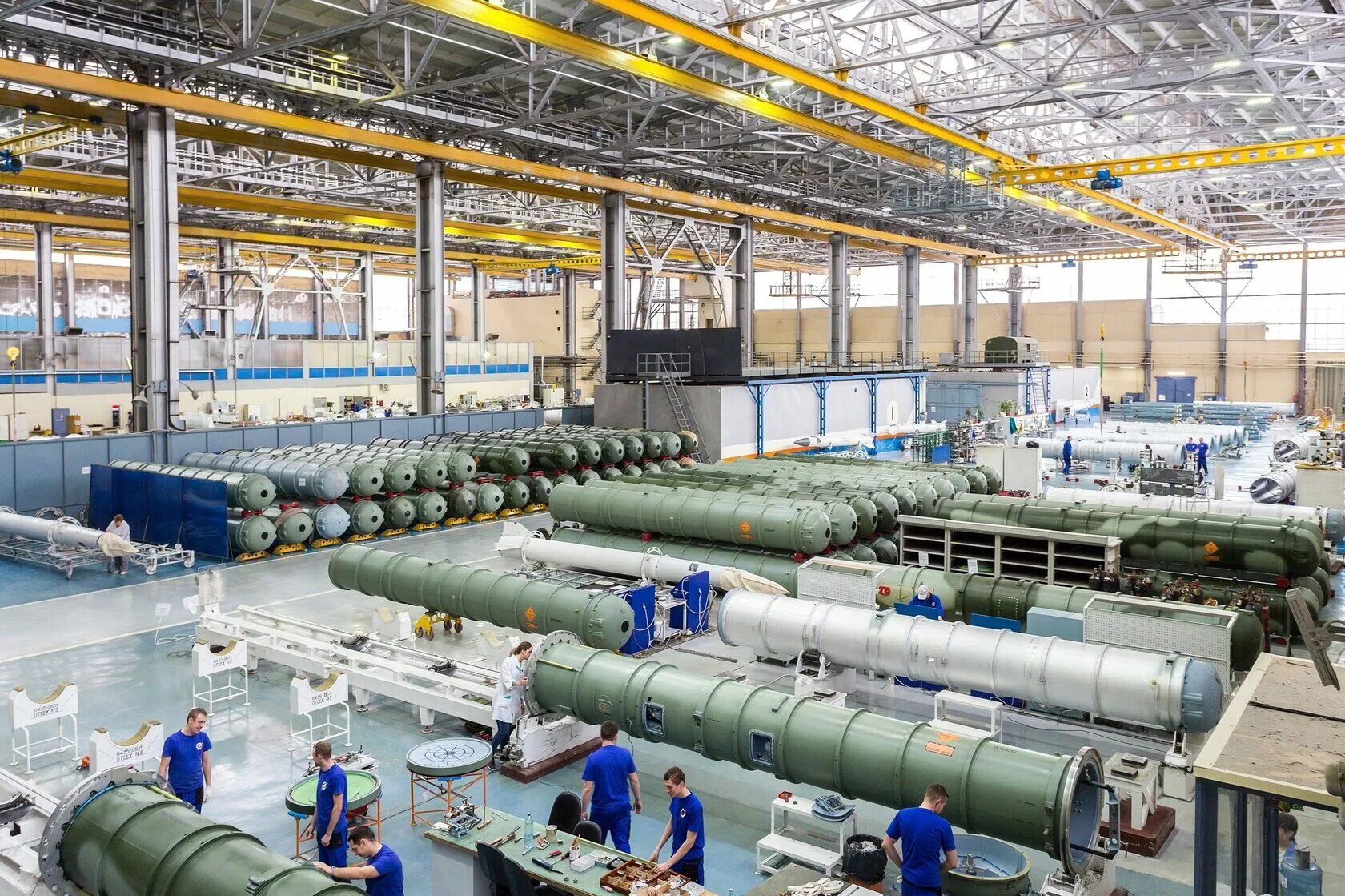 Оборонно военное производство. Впк алмаз антей. Увз танковый цех. Уралвагонзавод нижний тагил танки. Оборонное предприятие.