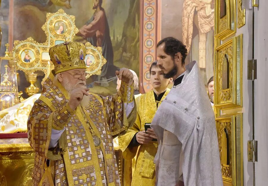 сан священника 6. о. клирики екатеринбург 2000 год храм рождества христова. игорь шананин церковь сокол. сергиев посад бамбуркин.