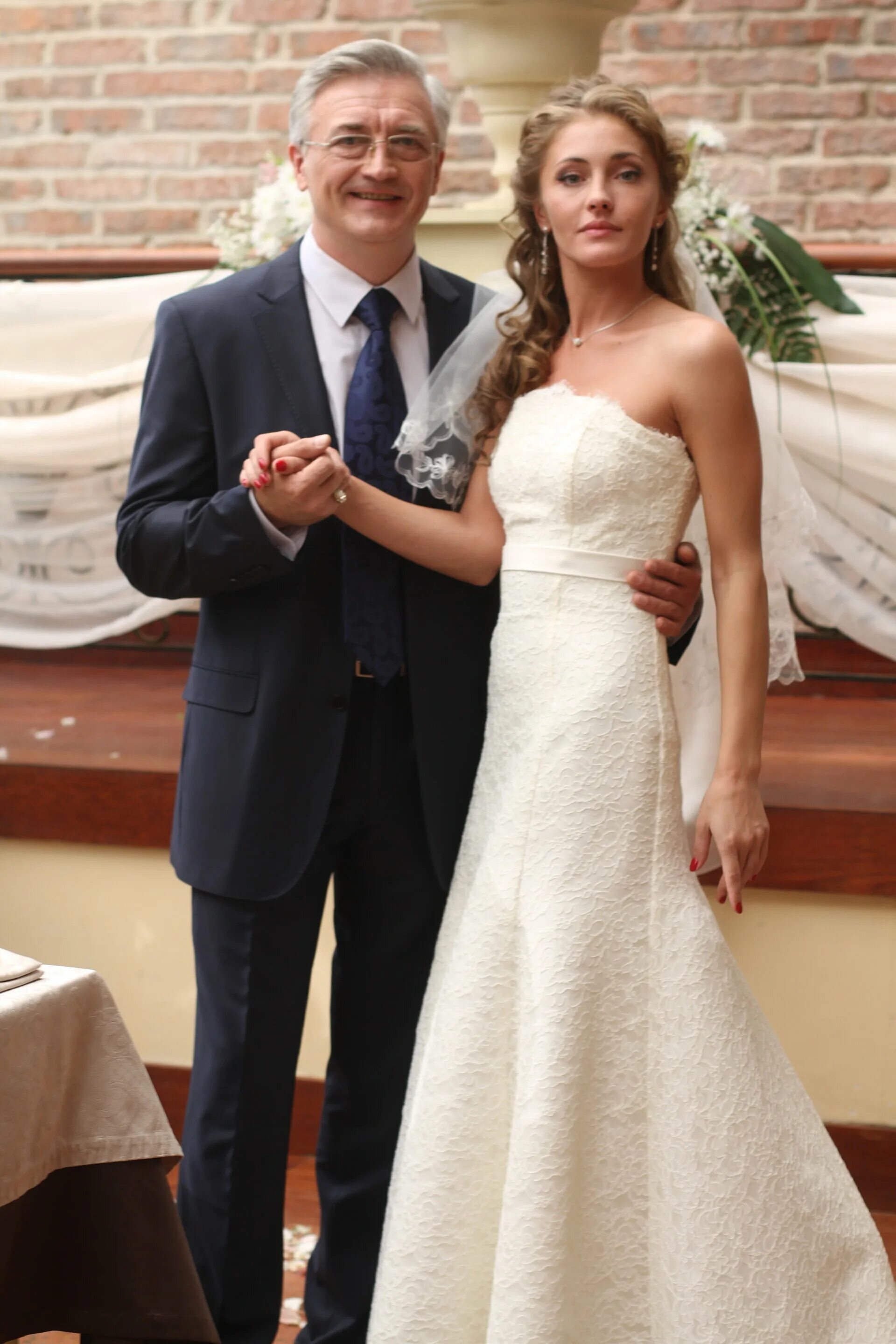 Рыбка пересмешника сериал. Кто снимался в улыбке пересмешника. Кирилл жандаров фильмы ветреная женщина. Кирилл сафонов улыбка пересмешника. Анна казючиц улыбка пересмешника.