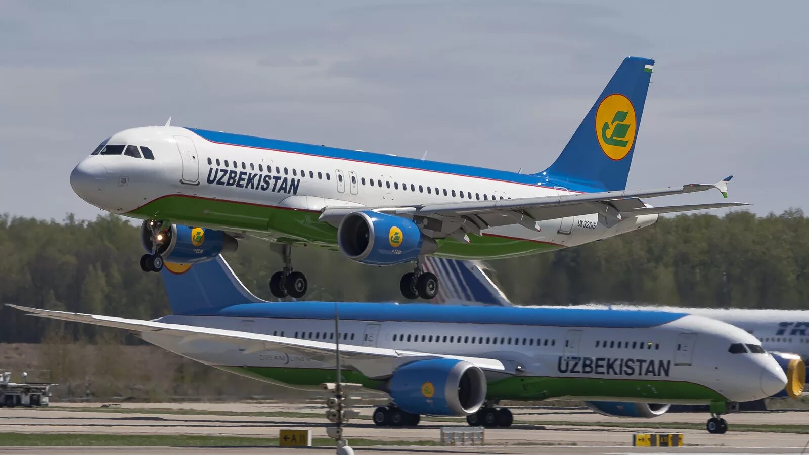 Узбекистан авиакомпания хаво йуллари. Airbus a320 Uzbekistan Airways. Самолет Узбекистан хаво йуллари. Uzbekistan Airways Боинг 757. Авиарейсы узбекистана