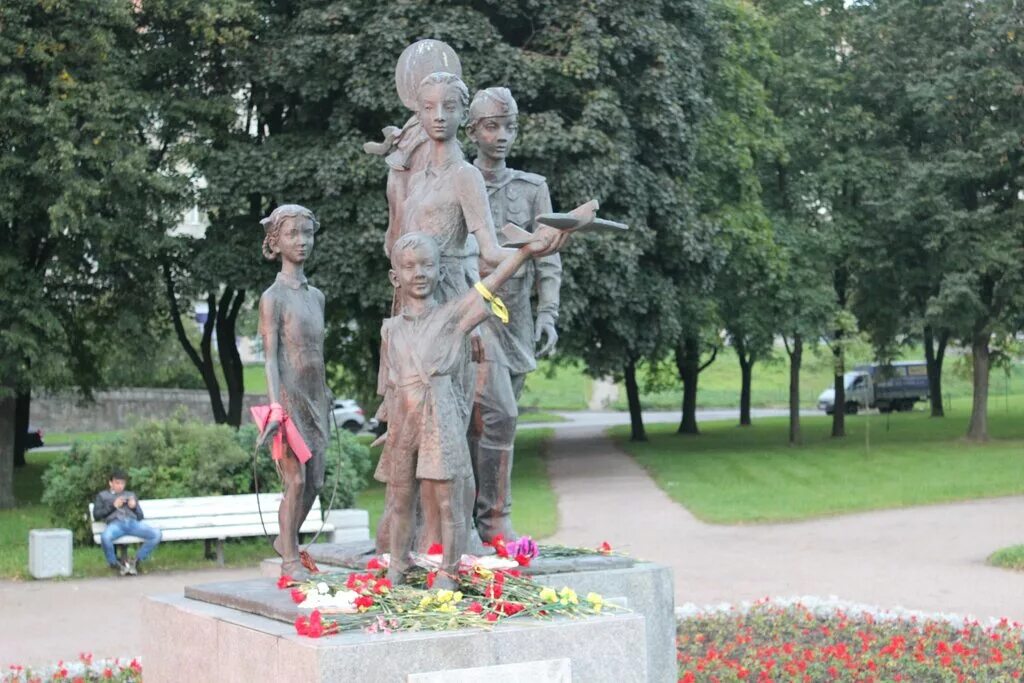 памятник детям героям. галас). памятник детям великой отечественной войны. памятник детям героям. памятники детям героям войны 1941-1945.