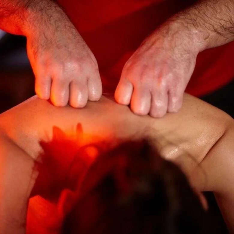 Массаж мужчине. Массаж шейно воротниковой. Массаж Тушинская. Массаж Митино. Private massage lesson