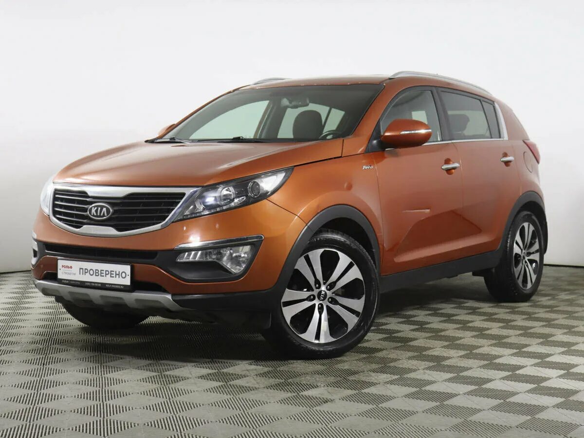 Кия спортейдж 2011 года. Kia Sportage 3 (2010-2015). Оранжевая машина Киа. Оранжевый смарт 2012 года автомобиль. Киа машина пошел.