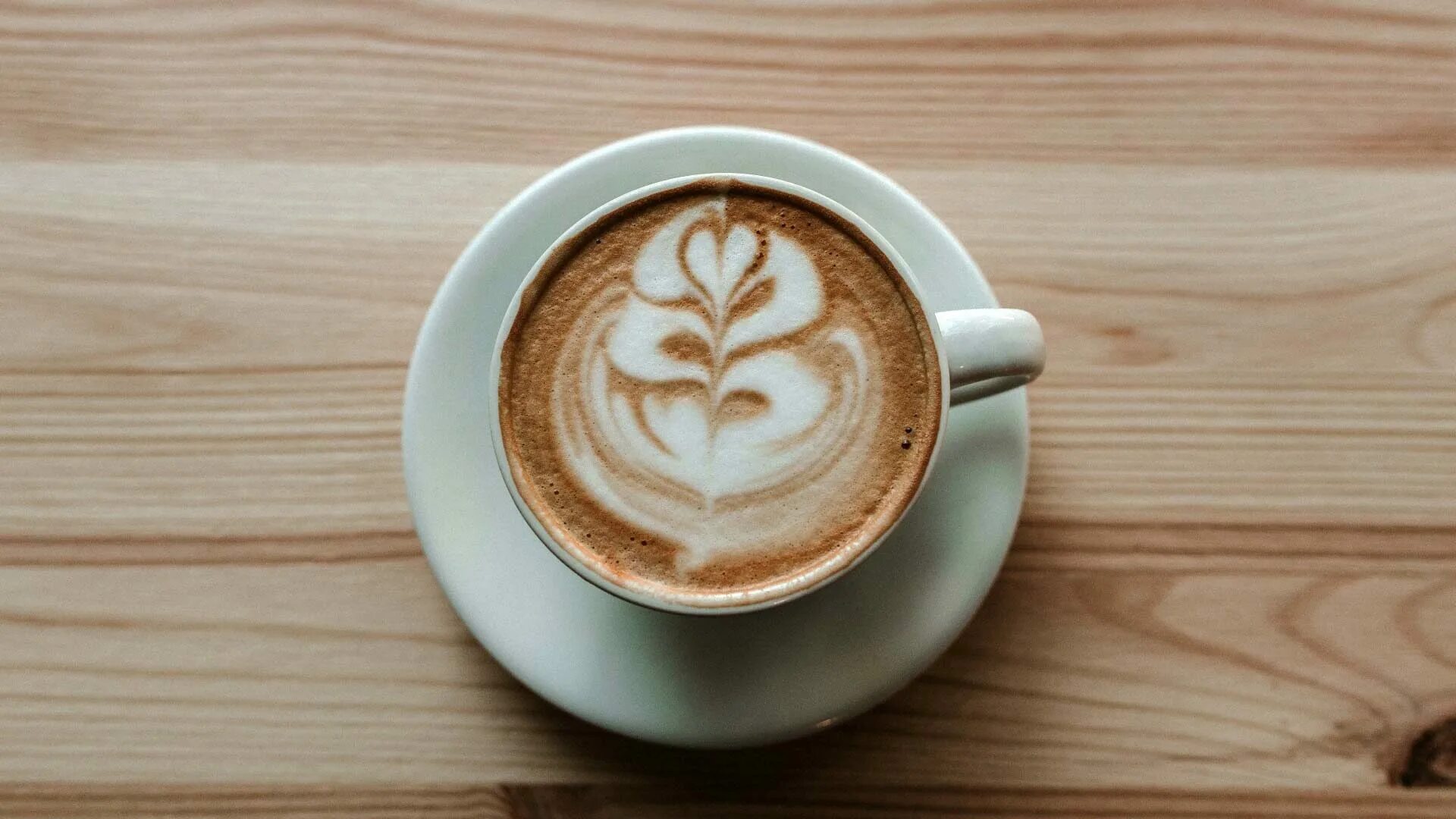 Утро чин. Латте,капучино,флэт Уайт,макиато. Кружка кофе. Кружка кофе сверху. Красивый кофе.